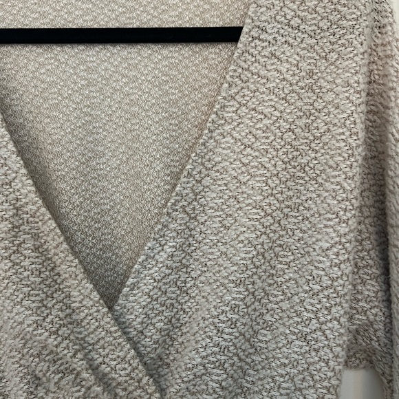 Urban Outfitters Cropped Knit Cream Top | Size M - Picture 4 of 4